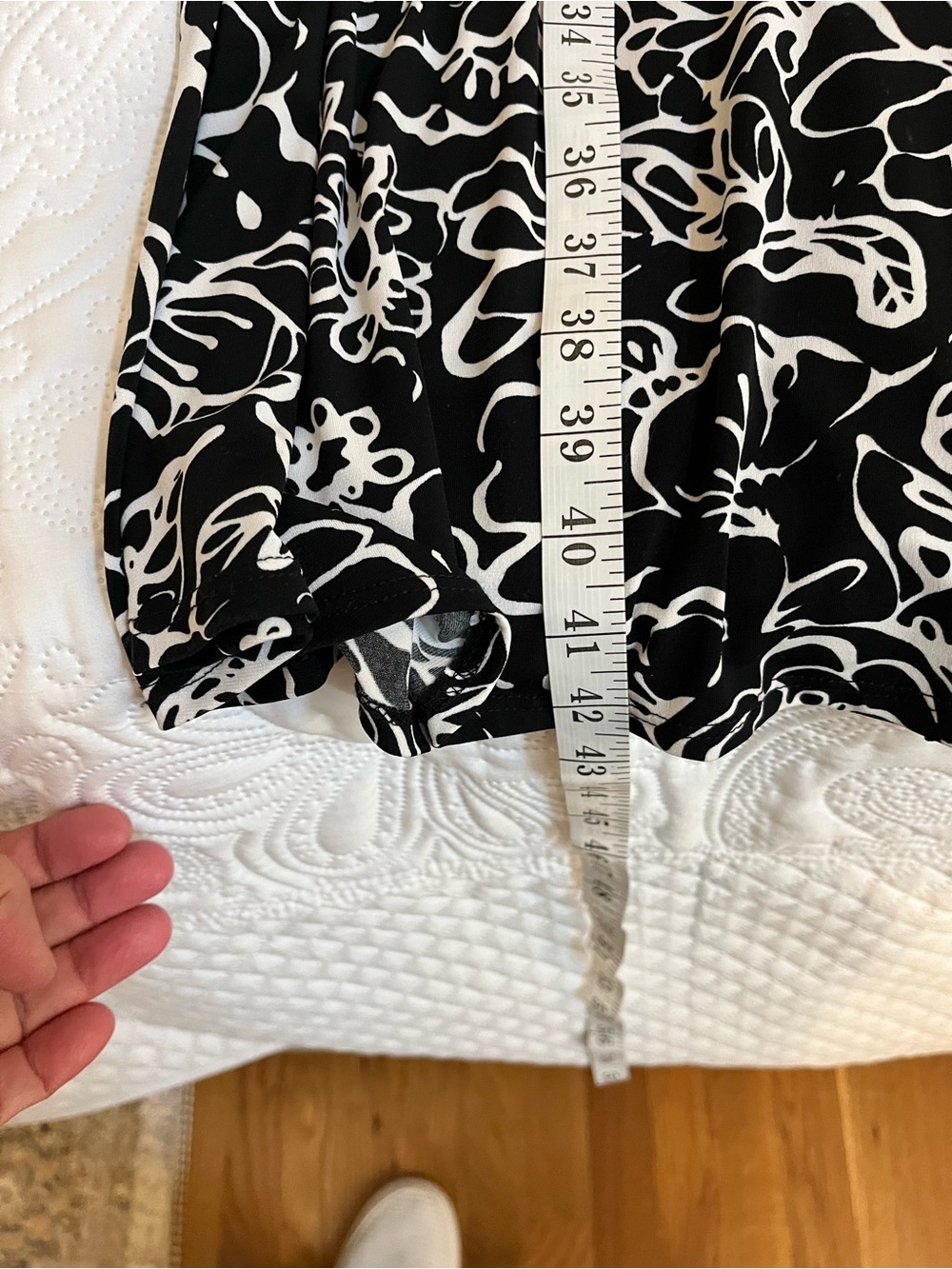 Chico's Black and White Floral Faux-Wrap Midi Dress, Stretchy 16 - Picture 6 of 6